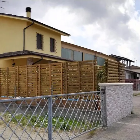 La Tana Del Riccio 住宿加早餐酒店 韦加拉诺梅纳达